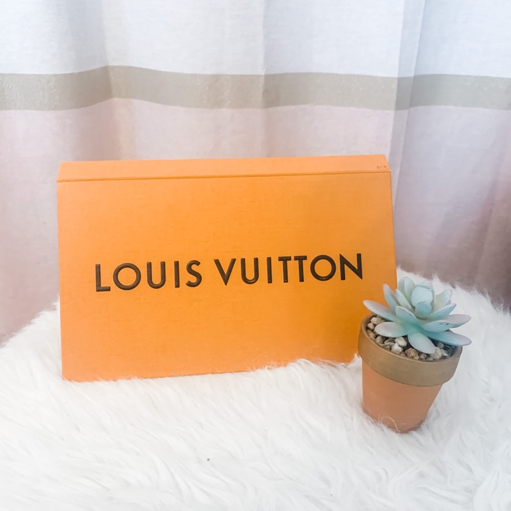 Louis Vuitton gift card box